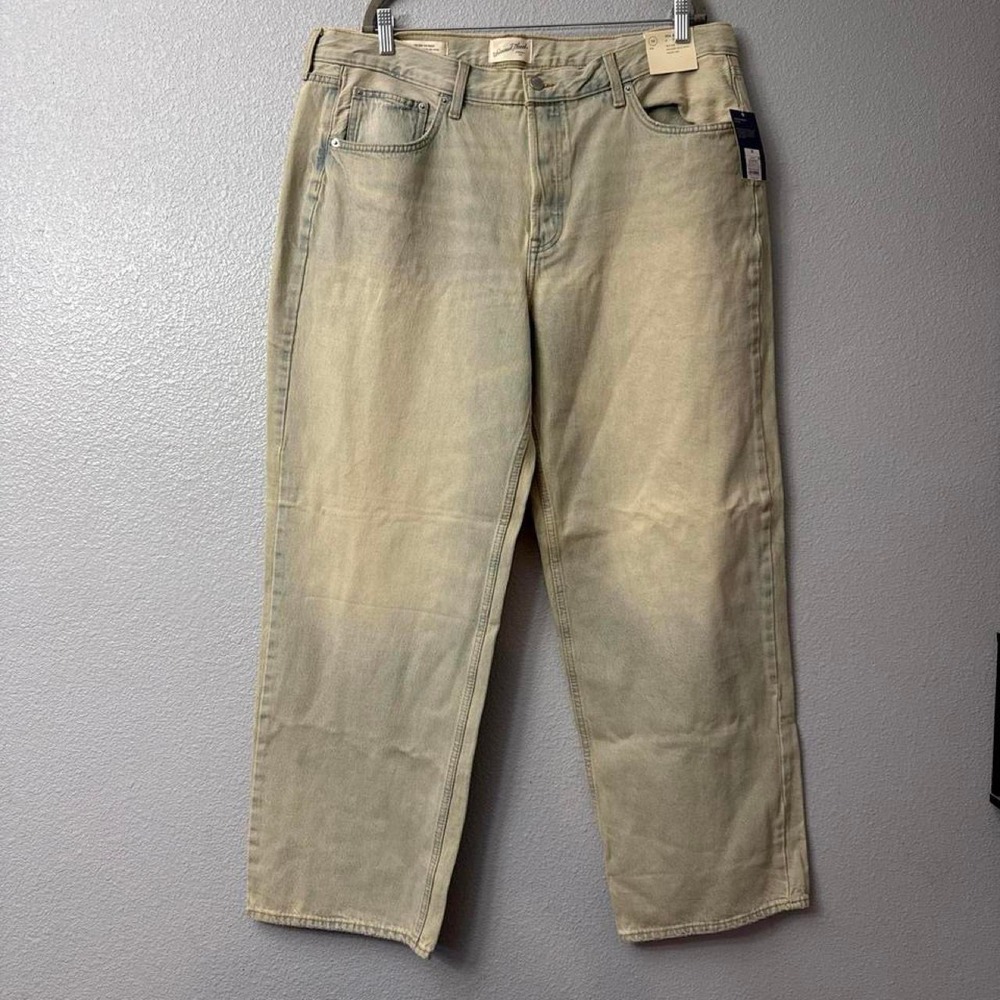 Universal Thread Women's 90's Mid Rise Baggy Relaxed Hip and Thigh Baggy Jeans